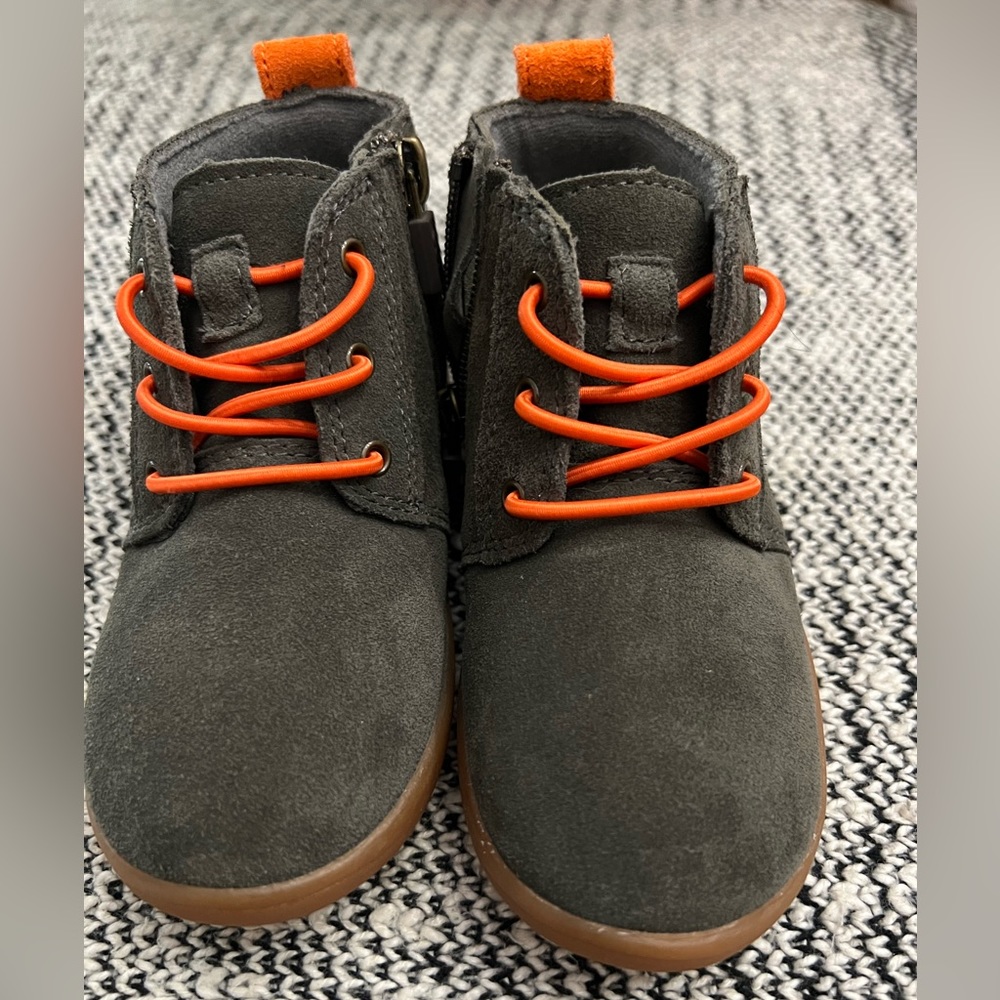 Ugg toddler size 8